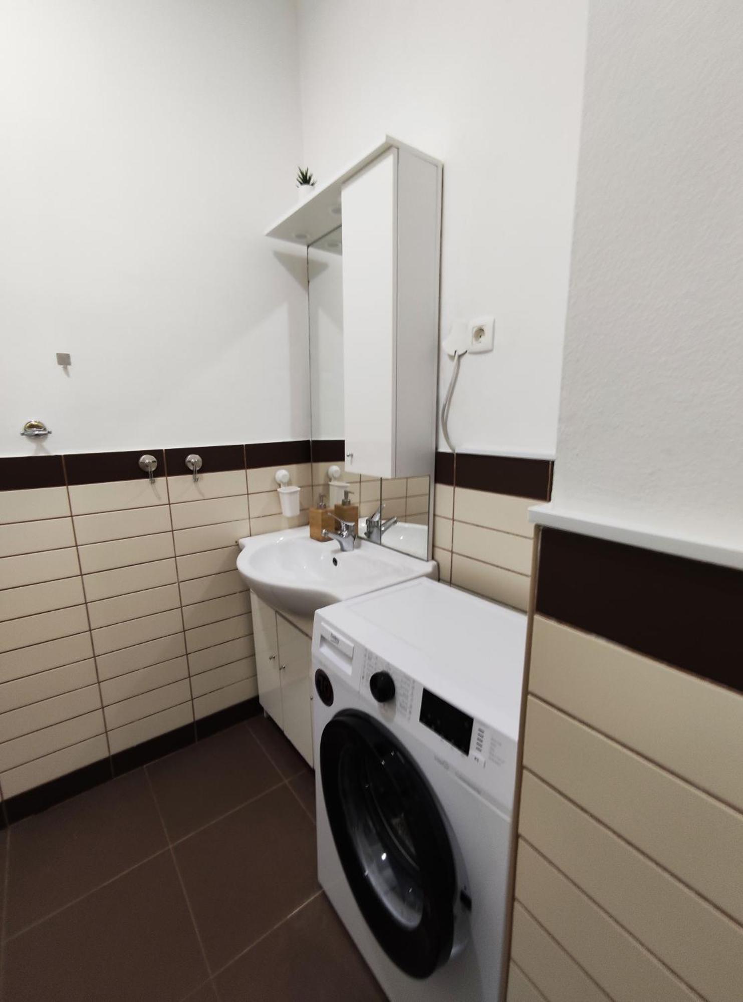 Studio Apartment Sisters 3-4 Ljubljana Kültér fotó
