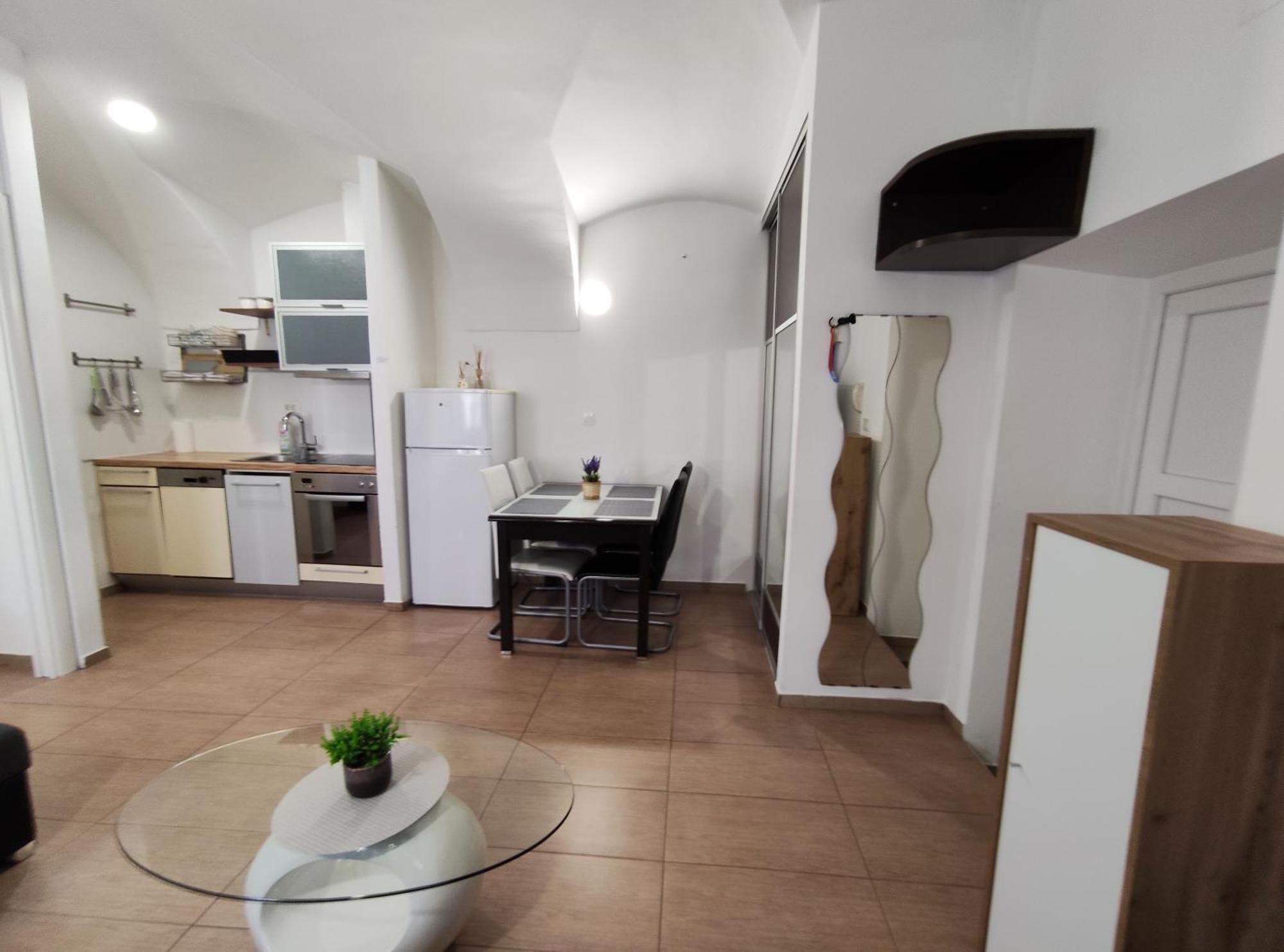 Studio Apartment Sisters 3-4 Ljubljana Kültér fotó