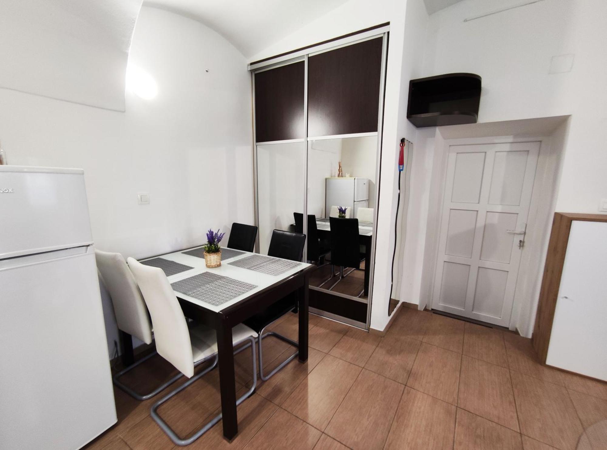 Studio Apartment Sisters 3-4 Ljubljana Kültér fotó