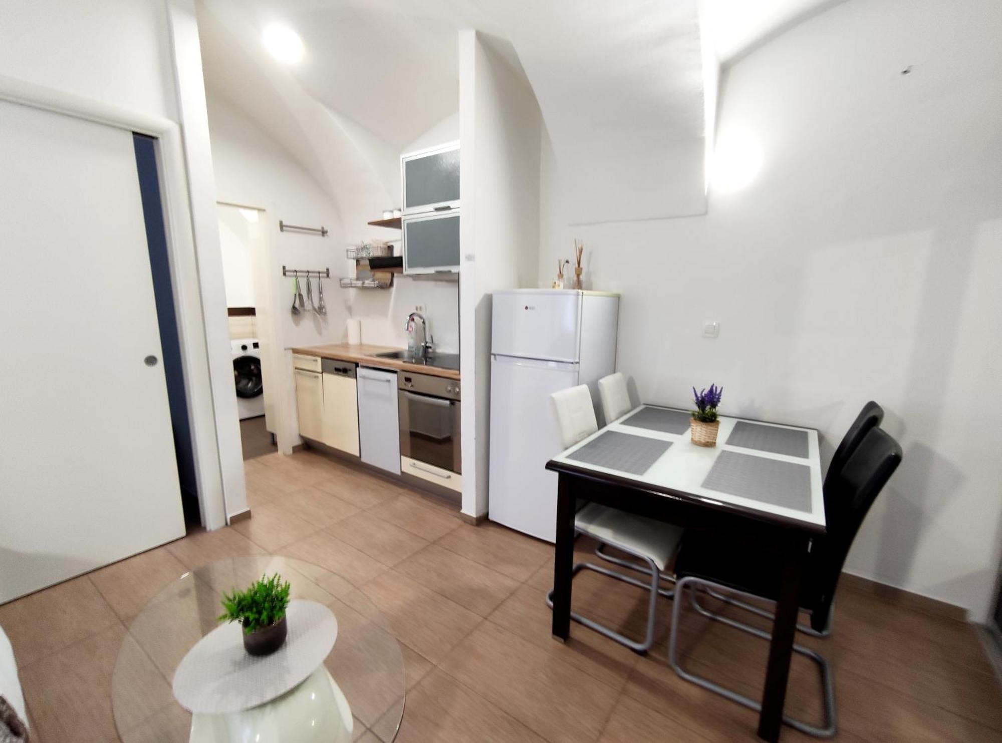 Studio Apartment Sisters 3-4 Ljubljana Kültér fotó